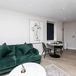 Apartment Stylish Centre Flat - Walk To Trinity & Station