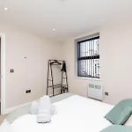 Stylish Centre Flat - Walk To Trinity & Station Leeds (West Yorkshire)