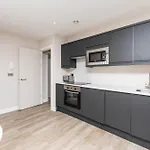 Stylish Centre Flat - Walk To Trinity & Station * Leeds (West Yorkshire)