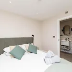 Stylish Centre Flat - Walk To Trinity & Station Apartmán *